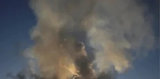 Дим над містом Броди після російської атаки