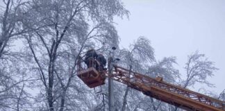 Emergency crews restore power supply in settlements of Kyiv region
