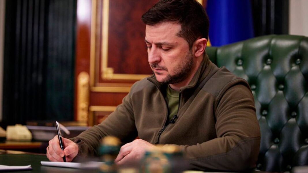 Президент Володимир Зеленський під час заяви про кадрові рішення