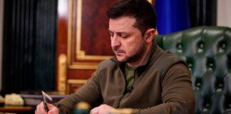 Президент Володимир Зеленський під час заяви про кадрові рішення