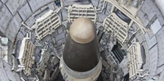 Mine launcher for an intercontinental missile