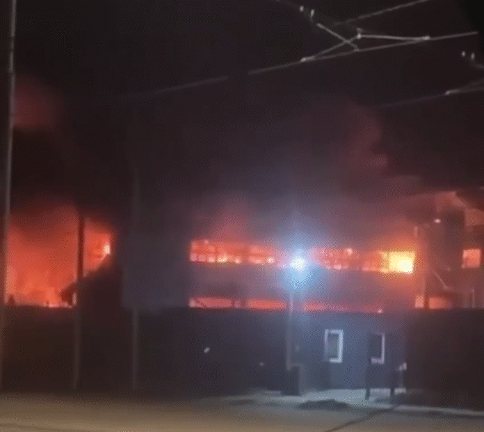 Наслідки атаки безпілотників на промисловий об’єкт у Таганрозі Ростовської області РФ.