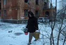 Житлові будинки Києва без тепла після пошкодження інфраструктури