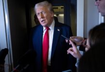 Трамп заявив, що Куба «висить на волосині» Президент Дональд Трамп про Кубу