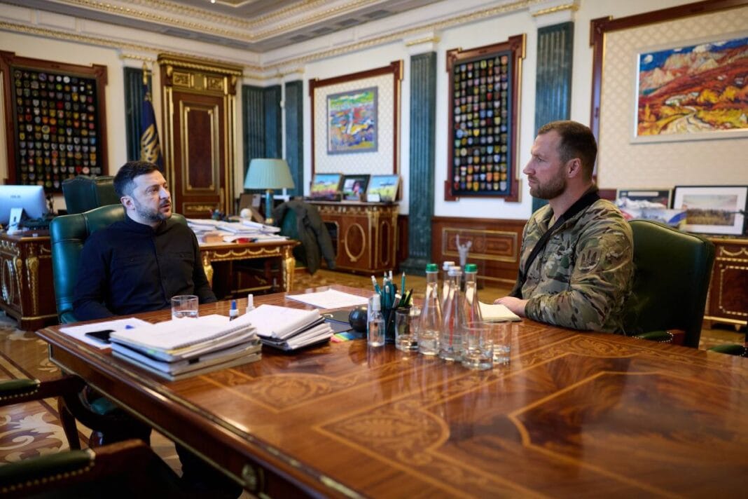 Volodymyr Zelenskyy and Yevhen Khmara during the meeting