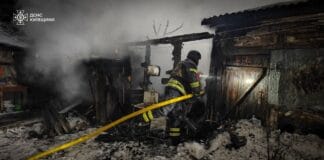 Російські удари по Київщині спричинили пожежі в житлових кварталах Наслідки пожеж після російської атаки в Київській області