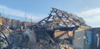 Дрони атакували Староварварівку на Донеччині Руйнування житлових будинків після атаки дронів на Донеччині