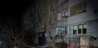 Наслідки удару дронів по житловому будинку на Харківщині