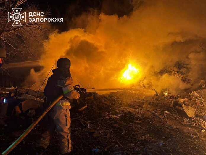 SES rescuer extinguishes fire after Russian drone attack in Zaporizhzhia