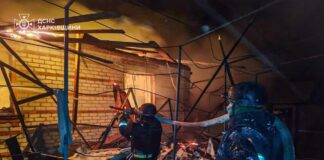 Наслідки пожежі після атаки БпЛА у Великому Бурлуку