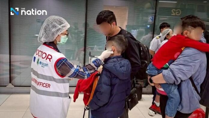 Перевірка пасажирів в аеропорту