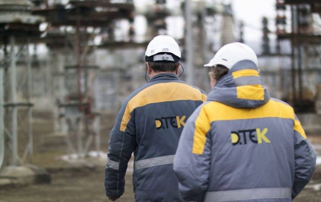Енергетики ДТЕК під час відновлення електромереж