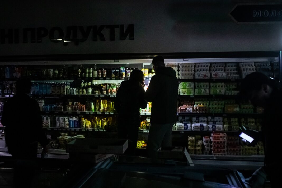 Supermarkets closed in Kyiv due to power outage