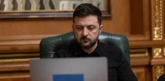 Володимир Зеленський під час публічної заяви про вибори