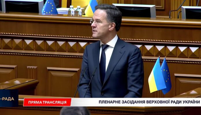 Генеральний секретар НАТО Марк Рютте виступає з трибуни Верховної Ради України