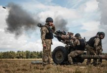 Ukraine steps up mobilisation amid frontline needs Ukrainian soldiers during training