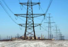 Лінії електропередач зимою