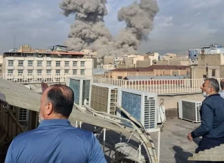 МЗС РФ ЗАКЛИКАЛО ДО ДИПЛОМАТІЇ НА БЛИЗЬКОМУ СХОДІ Дим над міською забудовою на Близькому Сході після вибухів