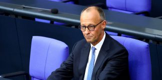 Фрідріх Мерц під час публічного виступу