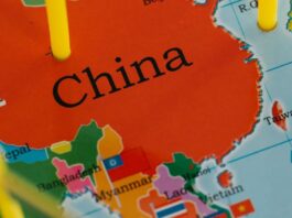 Китай на тлі глобальної карти світу