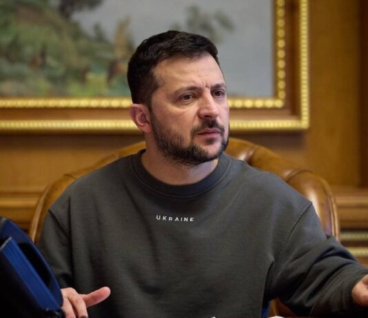 Володимир Зеленський під час робочої наради щодо безпеки