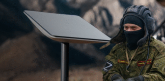 SpaceX обмежила Starlink для російських дронів Антена Starlink, встановлена на військовому безпілотнику