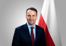 Радослав Сікорський під час публічного виступу