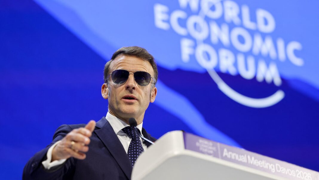 Емманюель Макрон під час виступу про економічну політику ЄС