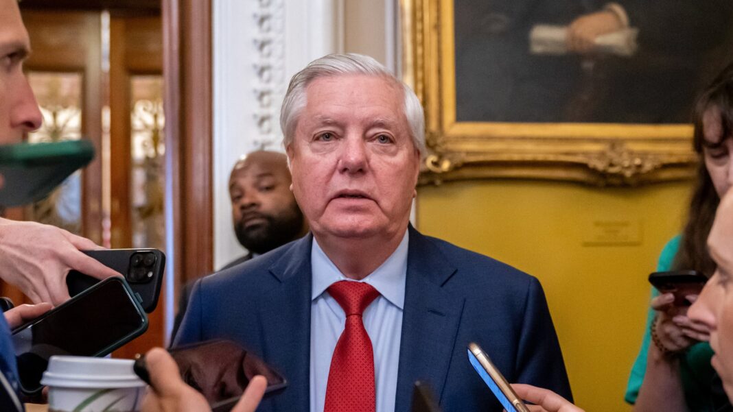 4efwv6---c3365x1893x317sx92s-wt--9fb3df96abe23a54cd434b69c962de7c Lindsey Graham speaking at the conference