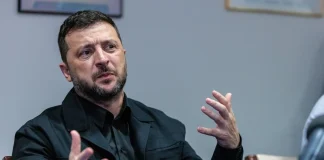 Зеленський відкинув передачу Донбасу Росії Володимир Зеленський під час заяви щодо переговорів