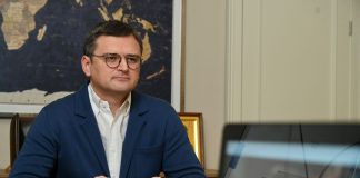 Дмитро Кулеба під час публічного виступу