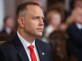 ЧЕРЕЗ ЗАГРОЗУ РОСІЇ ПОЛЬЩА ДУМАЄ ПРО ЯДЕРНИЙ ЩИТ Кароль Навроцький