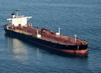 Танкер тіньового флоту Росії у морі