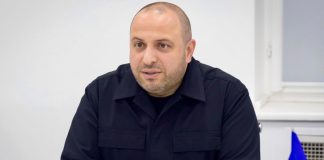 Рустем Умєров під час переговорів у Женеві