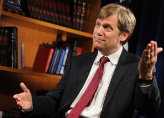 МАКФОЛ ЗАЯВИВ ПРО НЕГОТОВНІСТЬ РФ ДО МИРУ колишній посол США в росії Майкл Макфол