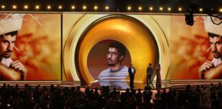 Нагородження переможців премії «Ґреммі-2026» на сцені