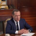 Медведєв лякає Зеленського цитатами Булгакова