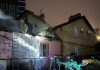 УЛАМКИ ПІСЛЯ УДАРУ РФ СПРИЧИНИЛИ ПОЖЕЖІ В КИЄВІ Наслідки падіння уламків у житловому районі Києва