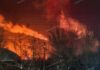 Пожежа після нічних вибухів у Тверській області