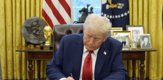 Дональд Трамп на тлі повідомлень про можливий удар США по Ірану