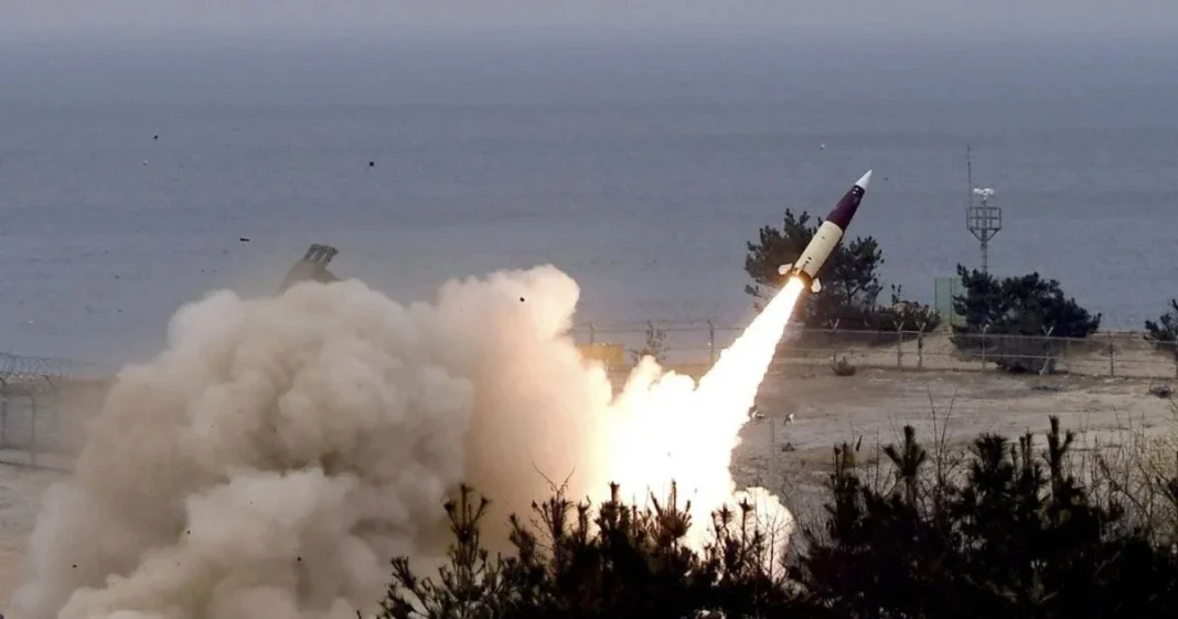 e66919690ad6866907bcc44e58b5148c Launching an air defence missile during an exercise
