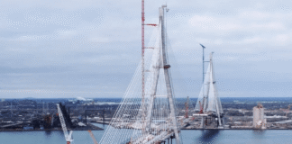 міжнародний міст Горді-Хау між Детройтом і Віндзором