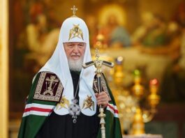 ПАТРІАРХ КИРИЛ ЗАЯВИВ, ЩО НЕ МОЖНА МОЛИТИСЯ ПРО ЗАРПЛАТУ Патріарх Кирил під час богослужіння