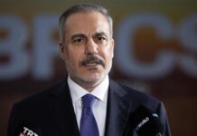 Хакан Фідан під час дипломатичної зустрічі