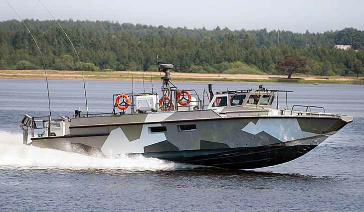 news-400_1 Російський десантний катер БК-16 на воді