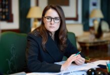 Юлія Свириденко під час робочої наради в уряді