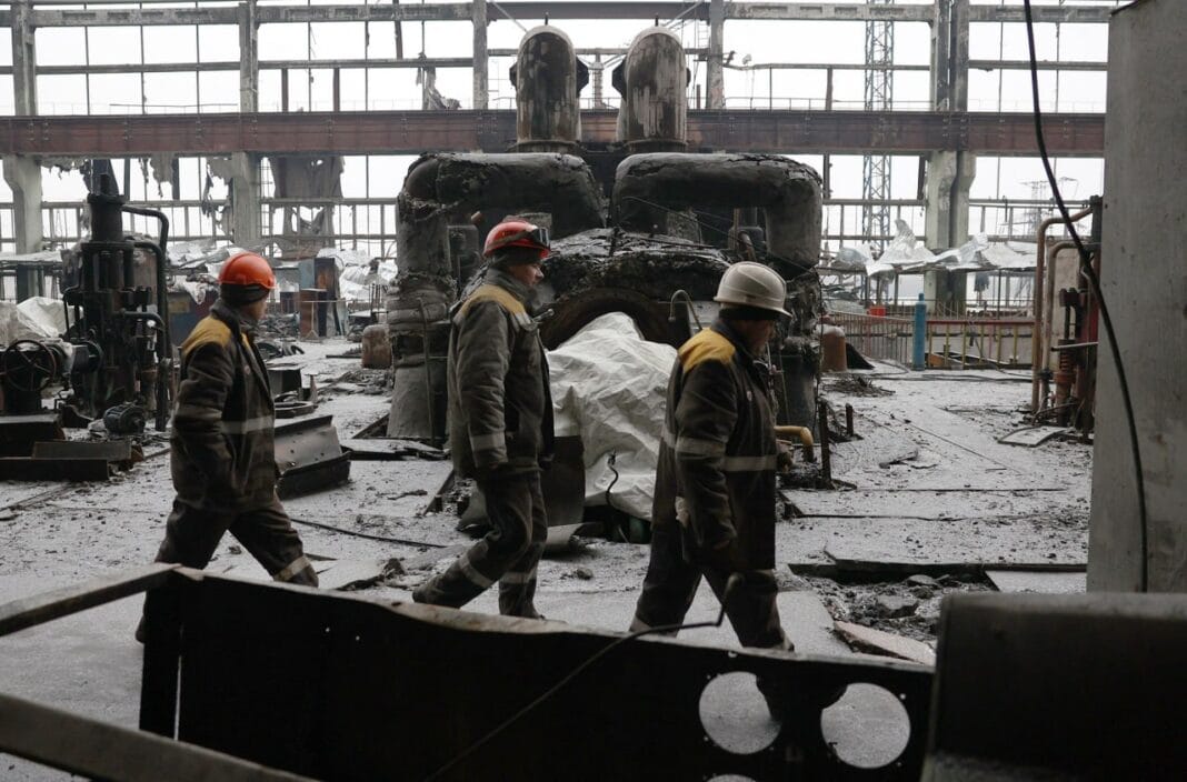 Зруйнована теплоелектроцентраль після обстрілу