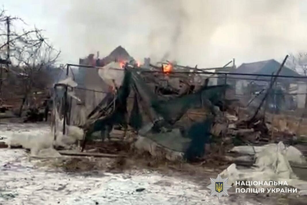 Зруйнований житловий будинок після авіаудару на Донеччині