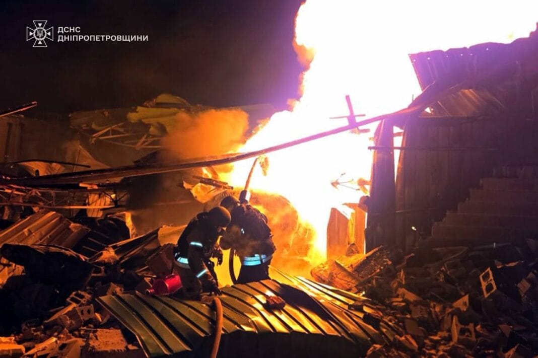 photo_2026-02-03_08-23-52 Пожежа після нічної атаки у Дніпропетровській області