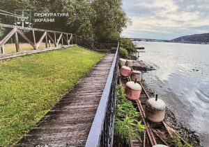 Забудова на Труханововму острові